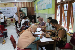Nenek di Klaten Pakai Uang Ganti Rugi Tol Jogja Solo untuk Jalan-Jalan Bersama Cucu