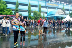 Viral Pemuda Gandeng Mesra Ibu-ibu di Touring RX King Jogja, Ternyata...