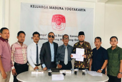 Tuntut Usut Tuntas Kasus Kanjuruhan, Keluarga Madura Jogja Kirim Surat ke Presiden
