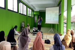 Tim UAD dan Nasyiatul ‘Aisyiyah Upayakan Kesehatan Keluarga dengan Teknologi