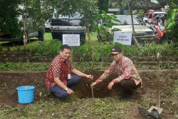 147.641 Batang Pohon Ditanam di Magelang