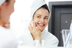 Jangan Sampai Salah, Ini Dia Urutan Memakai Skincare yang Benar