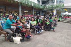 Bersenang-Senang dan Saling Menguatkan Melalui Wahana Keluarga Celebral Palsy