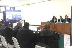 Jalani Sidang Pertama Suap IMB, Haryadi Suyuti Didakwa Terima Uang, Sepeda, dan Mobil