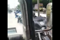 Viral Video Rombongan Moge Lawan Arah hingga Buat Macet, Sopir Truk: Anda Memang Top