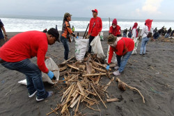 Trisik Kotor, Sukarelawan: Pembuang Sampah Harusnya Disanksi