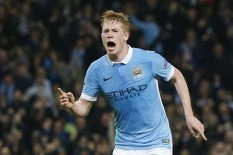 Gol Tendangan Bebas De Bruyne Bawa City ke Puncak Klasemen