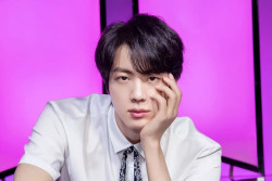 Jin BTS Catat Rekor Baru di Spotify Lewat "The Astronaut"