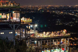 Bukit Bintang Zona Merah Bencana, Pemkab: Bangunan Usaha di Sana Banyak Tak Berizin