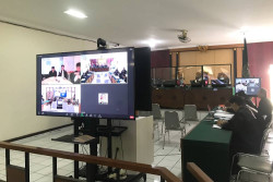 Sidang Perdana Korupsi Stadion Mandala Krida, Terdakwa Kompak Tolak Dakwaan Jaksa