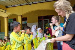 Mahasiwa Asing Ikuti Posyandu di Kulonprogo
