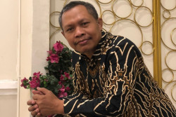 Pakar: Setiap Keluarga Perlu Disiapkan Jadi Perawat Lansia Jangka Panjang