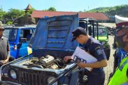 Kondisi Jip Wisata Breksi Dicek, Ada Slang Fleksibel Pengereman yang Rusak