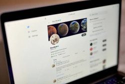 Label Official Dibatalkan, Elon Musk Sebut Twitter Akan Lakukan Hal Bodoh