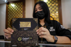 Harga Emas di Pegadaian Hari Ini: Turun