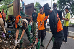 Parah! Sepanjang Ring Road Timur Banguntapan Jadi Tepat Pembuangan Sampah