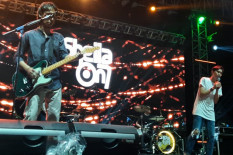 Hujan Deras, Sheila on 7 Tetap Guncang Padmanaba Live Myuzyk Festival