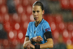 Pertama dalam Sejarah, Ini 3 Wasit Perempuan di Piala Dunia 2022