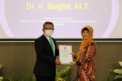 Dosen UII Penemu Teknologi Penyerap Suara Raih Gelar Profesor