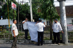 Dinilai Provokatif, Satpol PP Sleman Copot Spanduk Penolakan Anies Baswedan