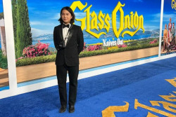 Jadi Wakil Asia Pasifik, Iqbaal Ramadhan Hadiri Penayangan "Glass Onion: A Knives Out Mystery"
