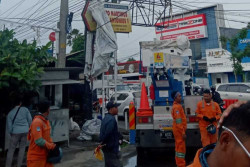 Pantura Jateng Diterpa Puting Beliung, PLN Sigap Pulihkan Listrik