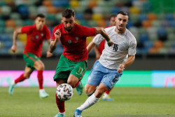 Bruno Fernandes Akhirnya Buka Suara soal Polemik Jabat Tangan dengan CR7, Begini Katanya