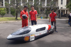 Mobil Rakitan Mahasiswa UGM Paling Irit di Asia Tenggara