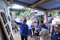 Wujudkan Pemerataan Energi, 827 Warga DIY  Terima Sambung Baru Listrik Gratis PLN dari Pemerintah