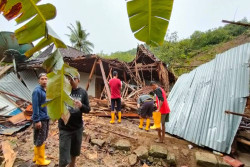 Ibu dan Anak Korban Longsor di Gunungkidul Belum Ditemukan