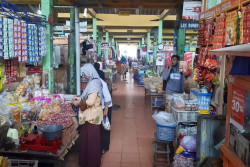 Bangun Fisik dan Non Fisik Pasar Rakyat, Tingkatkan Ekonomi Masyarakat