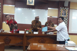 Kecewa, Buruh Tinggalkan Sidang Pembahasan UMP DIY 2023