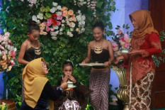 Warga Pakuncen Lestarikan Tradisi Tetesan Untuk Anak Perempuan