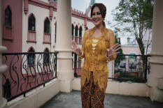 Campursari Berbahasa Manado, Connie Nurlita Rilis Ular Kobra