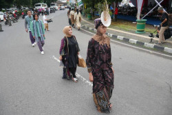 Satu Abad NU, Ada Fashion Show di Jalanan Kridosono Jogja