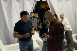 Momen Pertemuan Ahmad Dhani dan Ahok, Akrab Sampai Tukeran Nomor HP