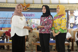 Pemkab Sleman Hibahkan Paket Pojok Baca ke Lembaga Sosial
