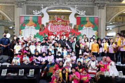 Peringati Hari Ibu, JCM Berbagi Kebahagiaan Bersama Yayasan Kanker Anak Indonesia