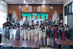 Nizam, Bayi 4 Bulan Jadi Peserta Terkecil Sunatan Massal Kemenag Sleman