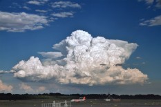 BMKG Ingatkan Ada Potensi Awan Cumulonimbus Ganggu Penerbangan hingga 2 Januari 2023