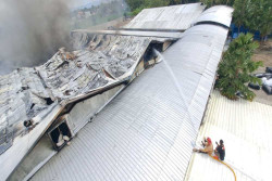 4.000 Meter Persegi Ruang Produksi PT BRA di Bantul Kebakaran