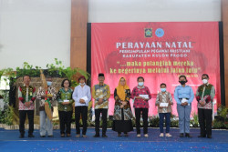 Pegawai Kristiani di Kulonprogo Rayakan Natal