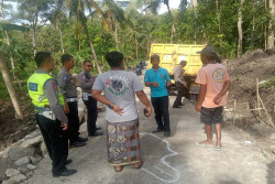 Sopir Truk Meninggal Dunia Terlindas Kendaraannya Sendiri