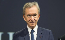 Orang Terkaya Bernard Arnault Tunjuk Putrinya Pimpin Merek Fesyen Dior