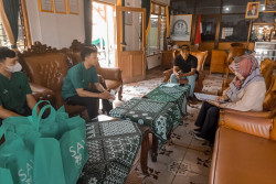Syukuran Hari Jadi yang Ke-2 Bank Lestari Jogja (BPR) melalui Program Lestari For Kids