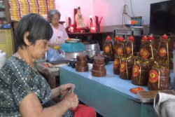 Imlek Menghitung Hari, Kue Keranjang di Kampung Ini Laris Manis