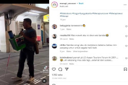 Suara Pengamen Disabilitas Malioboro Ini Bikin Candu, Merdu bak Penyanyi Papan Atas