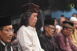 Viral Usai Samakan Jokowi dengan Firaun, Ini Sederet Kontroversi Cak Nun