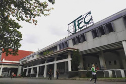 Senin Depan, Warung Kaki Lima di Sekitar Jogja Expo Center Wajib Pindah