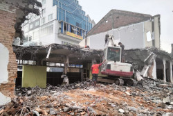 Ruko Sepanjang Jalan Perwakilan Malioboro Mulai Dibuldoser
